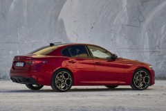 Alfa Romeo Giulia Sedans 2022 - foto 4