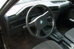 BMW 3 sērija E30 Sedans 1983 - 1991 foto 8