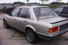 BMW 3 sērija E30 Sedans 1983 - 1991 foto 12
