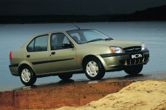 Ford Ikon Sedans 2000 - 2007 foto 1