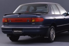 Kia Sephia Sedans 1993 - 1995 foto 3