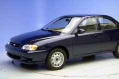 Kia Sephia Sedans 1998 - 2003 foto 1