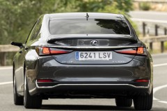 Lexus ES Sedans 2021 - 2024 foto 6