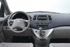 Mitsubishi Grandis Minivens 2004 - 2011 foto 5