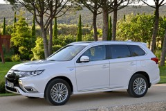 Mitsubishi Outlander 2018 - 2021 foto 2