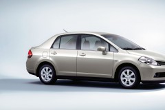 Nissan Tiida Sedans 2007 - 2011 foto 4
