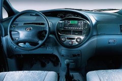 Toyota Previa Minivens 2000 - 2003 foto 3