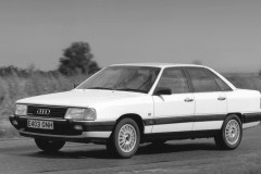 Audi 100 Sedans 1982 - 1988 foto 2