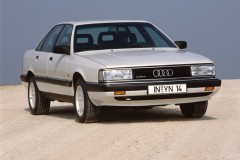 Audi 100 Sedans 1988 - 1991 foto 4