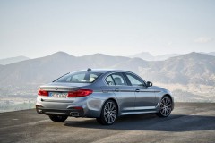 BMW 5 sērija G30 Sedans 2016 - 2020 foto 3