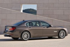 BMW 7 sērija F01/02 Sedans 2012 - 2015 foto 8