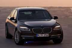 BMW 7 sērija F01/02 Sedans 2012 - 2015 foto 2