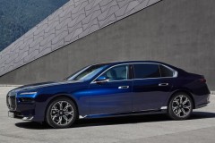 BMW 7 sērija G70 Sedans 2022 - 2026 foto 4