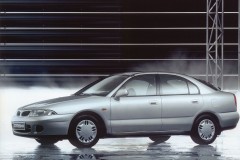 Mitsubishi Carisma Sedans 1995 - 2003 foto 1