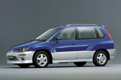 Mitsubishi Space Runner Minivens 1999 - 2002 foto 1