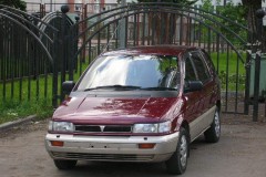 Mitsubishi Space Wagon Minivens 1991 - 2000 foto 1