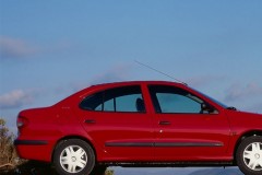 Renault Megane Sedans 1999 - 2003 foto 2