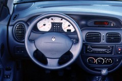 Renault Megane Sedans 1999 - 2003 foto 3
