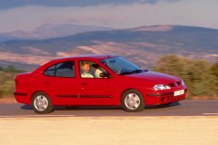 Renault Megane Sedans 1999 - 2003 foto 5